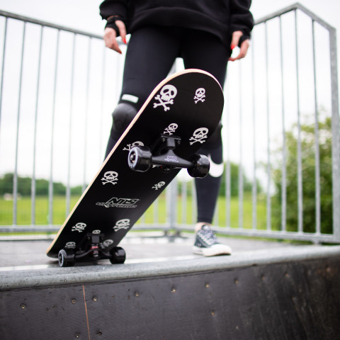 Скейтборд NILS EXTREME CR3108SA SKULLS (16-40-119)